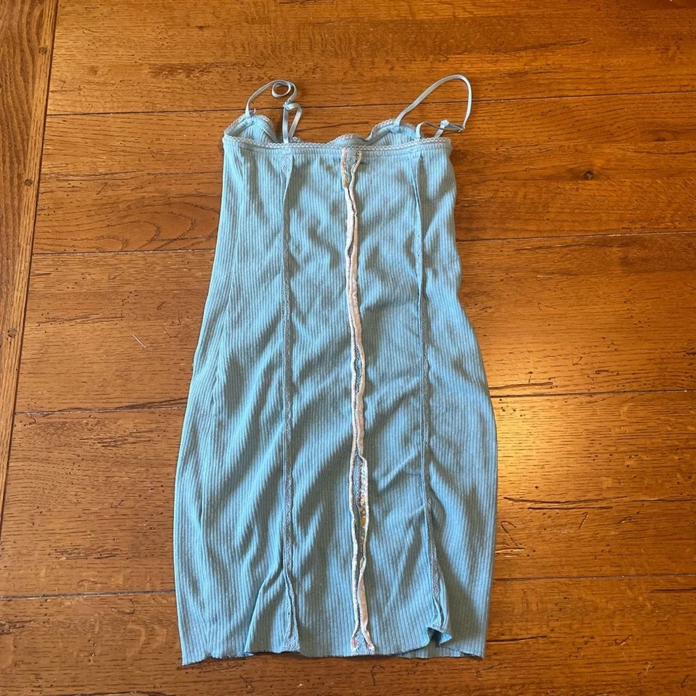 Urban Outfitters Blue Ribbed Dress, flower and lace accents - Picture 5 of 6